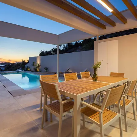 Pet Friendly In Holiday home Rogoznica (Sibenik-Knin)