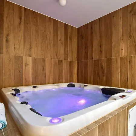 Luxurious In With Sauna *