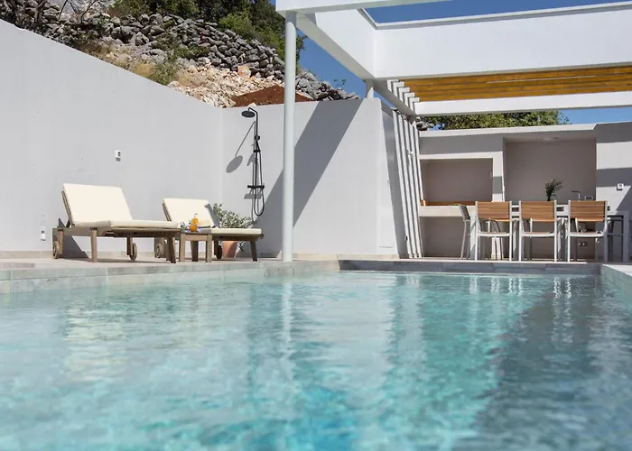 Pet Friendly In * Rogoznica (Sibenik-Knin)